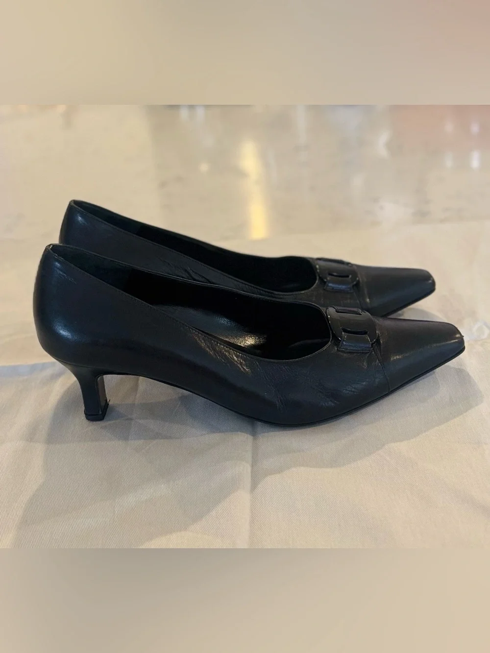 Salvatore Ferragamo Black Leather Tonal Gancini Buckle Heeled Pumps Size 10 B